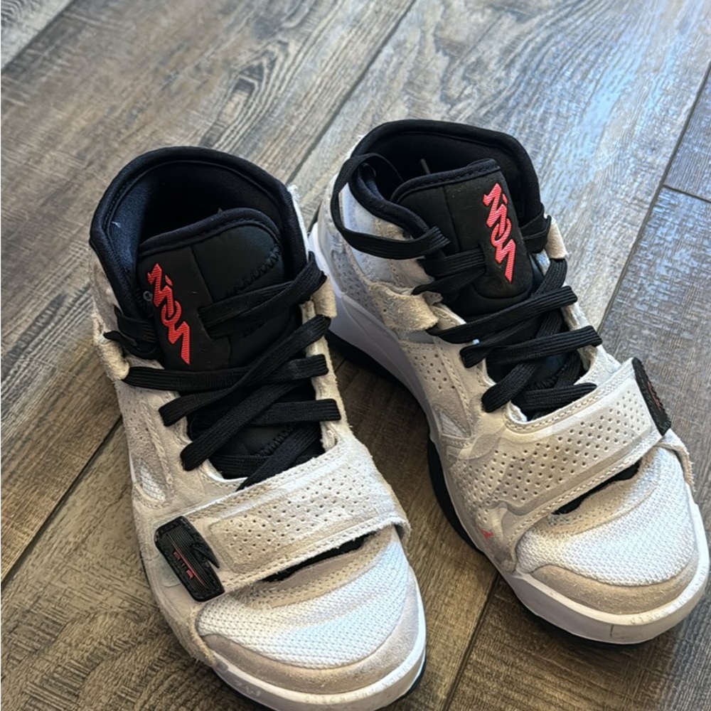 Jordan Zion 2 Boys’ Basketball Shoes